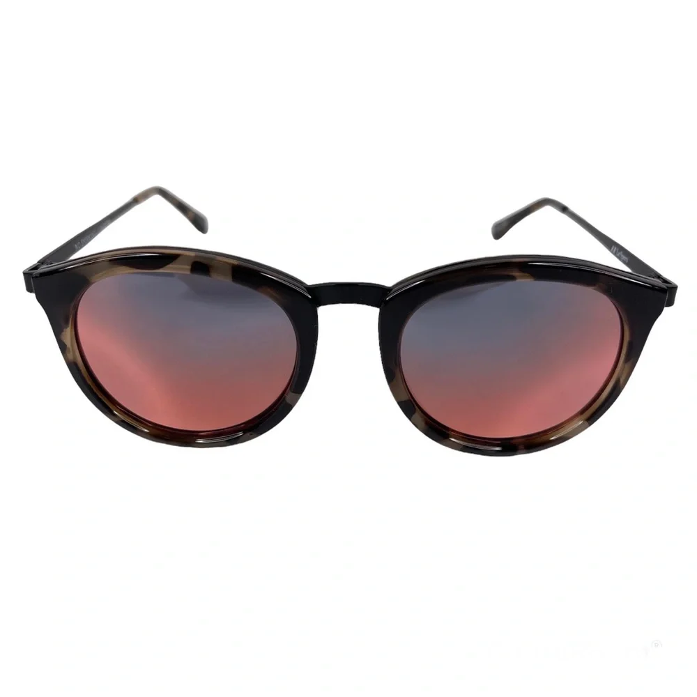 LE SPECS No Smirking Round Sunglasses New Volcanic Tort / Black